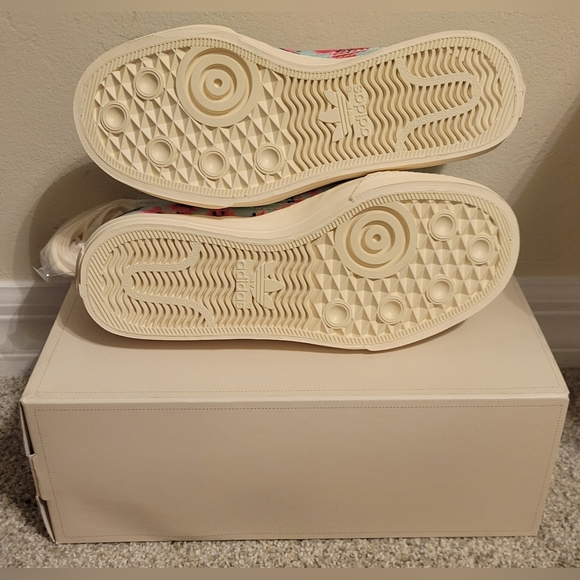 New In Box Adidas Arizona Green Tea Continental Vulcan sneakers NIB W5.5/Y4 - Picture 4 of 6